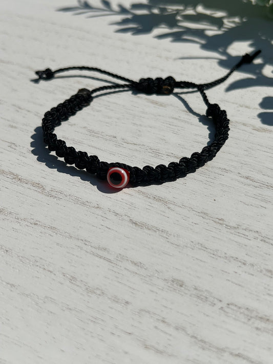 Black Thread Red OJO